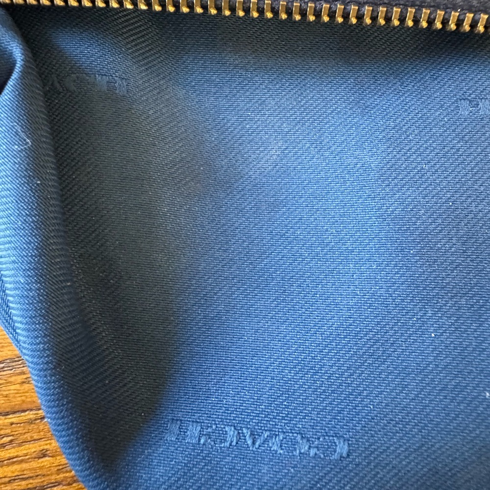 Coach Navy Leather Pouch Zip Clutch Gold Logo Minimalist Chic Travel wallet chic - Picture 8 of 8